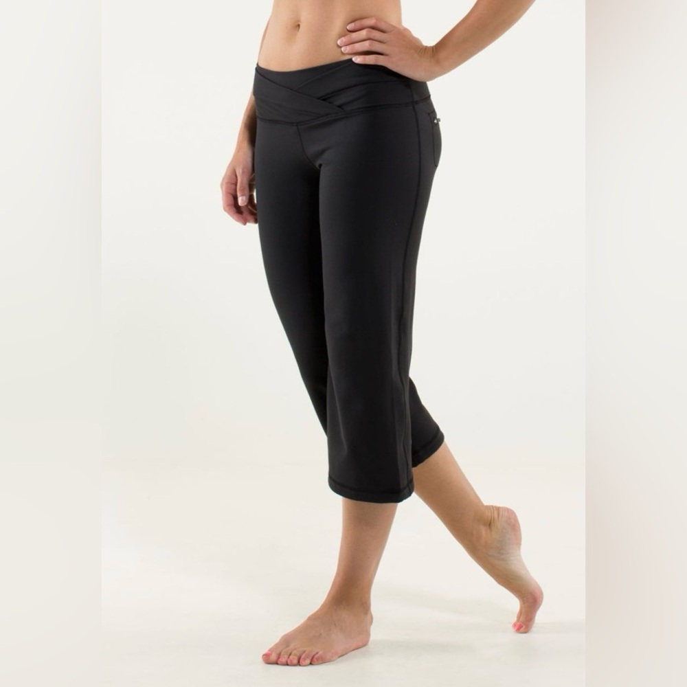 🖤Lululemon Dharana Wide Leg Crop